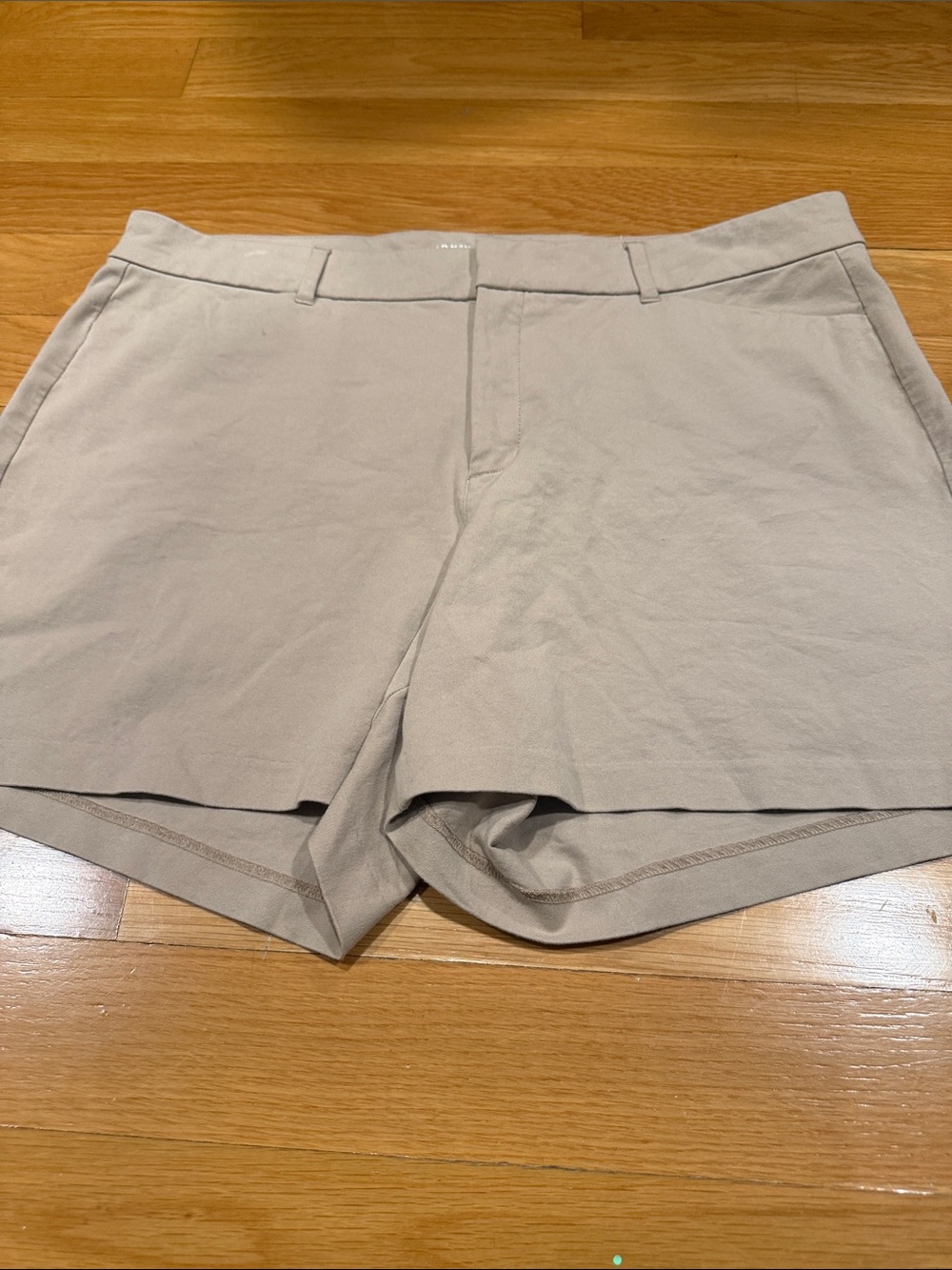 Old Navy high-rise pixie short size 16.